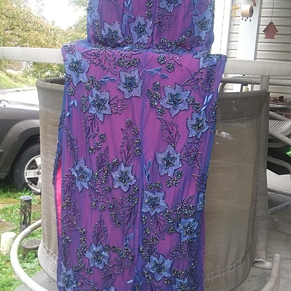 Stunning! Cache full length, blue beaded,sheer gown, with hot pink lining.Sz.2-4 - Picture 5 of 9